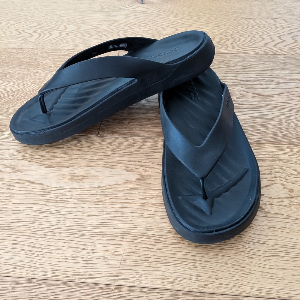 CROCS Black Foam Flip Flop Sandals